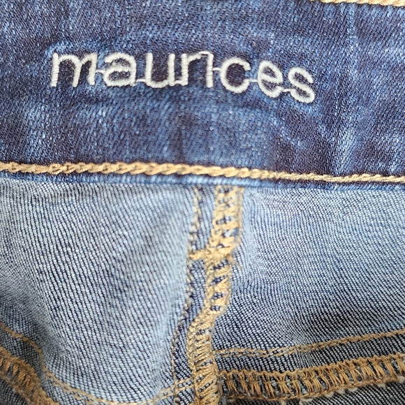 Maurices Ladies Straight Leg Jeans - Picture 5 of 6